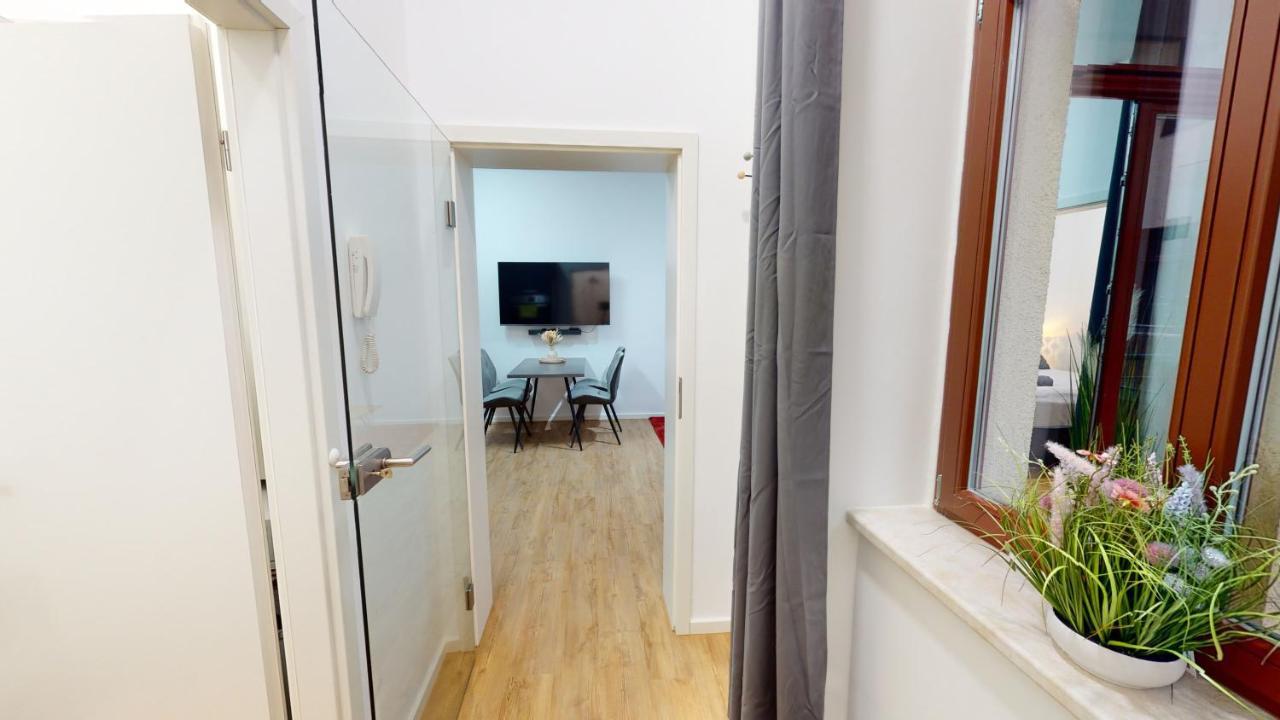 Sweethome - Luxus Pur - Grosse Kueche, Wifi Magdeburg Dış mekan fotoğraf